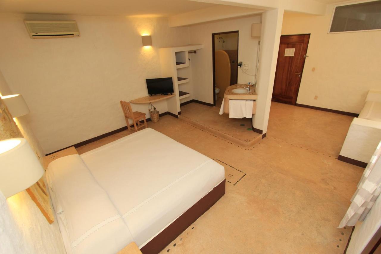 Hotel Plaza Tangolunda المظهر الخارجي الصورة